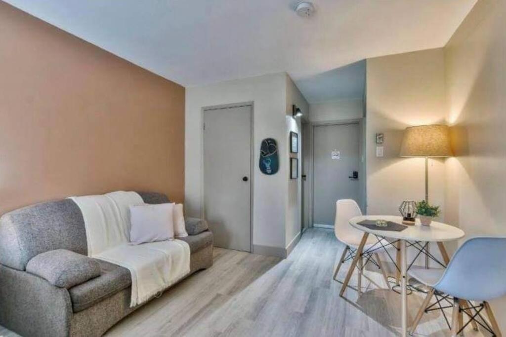 The Sunny Pastry Apartment มงต์-ทร็องบล็องต์ ภายนอก รูปภาพ